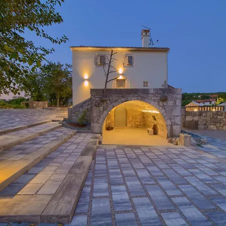 Jerini Main House By Interhome * Vrh (Krk)