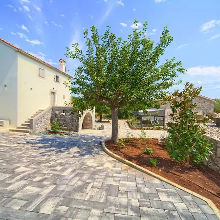 Jerini Main House By Interhome